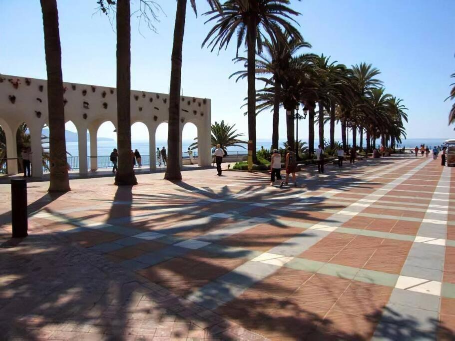 Bajo Playazo Jimena 6 Daire Nerja Dış mekan fotoğraf